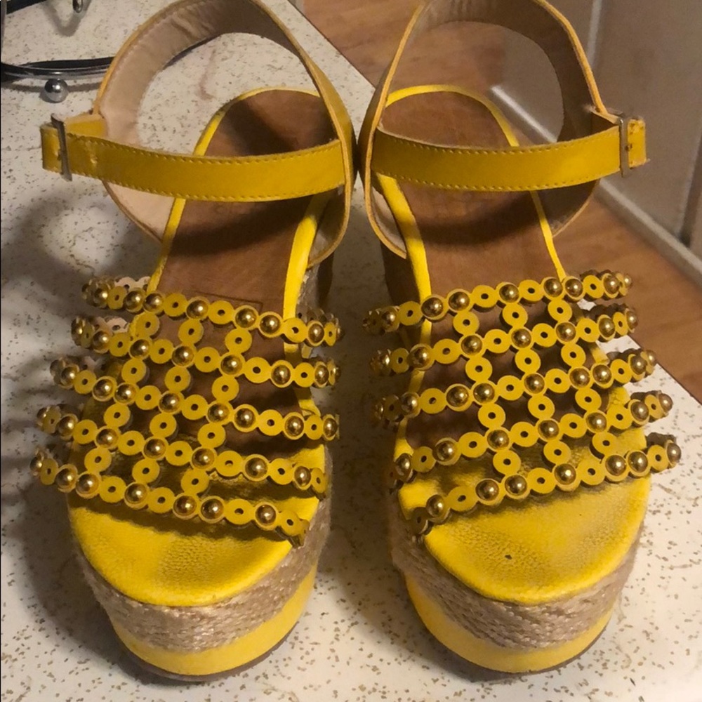 Women’s shoes